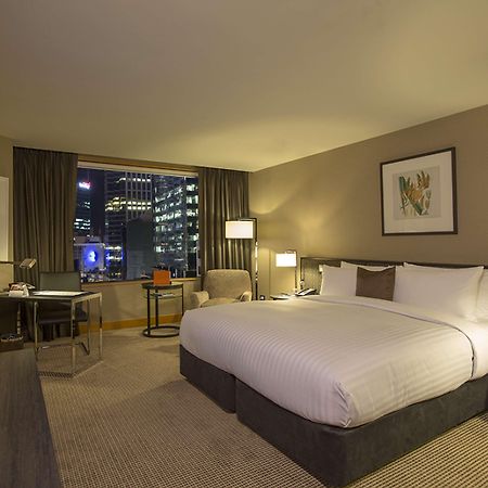 Jw Marriott Auckland Hotell Exteriör bild A guest room at the Mandarin Oriental, New York